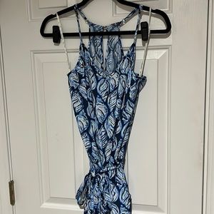 Lilly Pulitzer pants jumper in shell print.